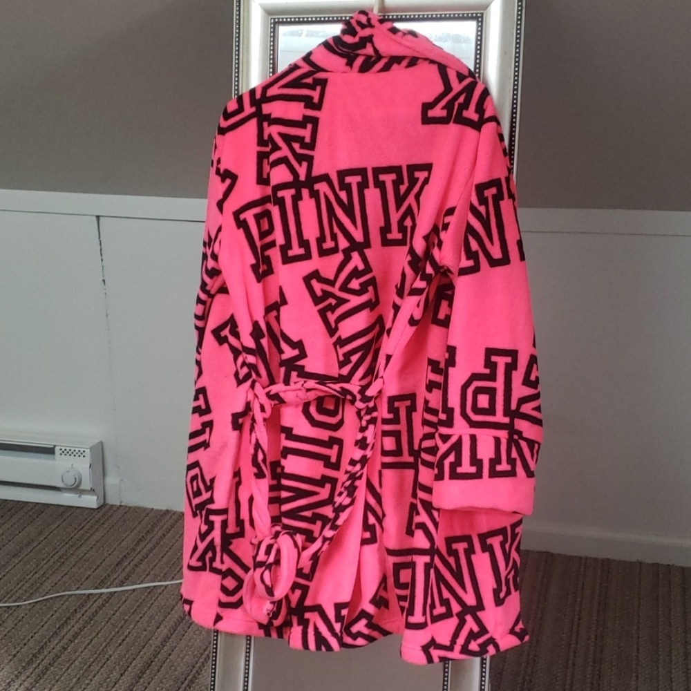 VS - Picture 2 of 2